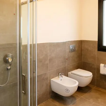 Sleeps 7 Pool Air Con Wifi Corradi