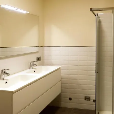 Sleeps 7 Pool Air Con Wifi Nyaraló Corradi