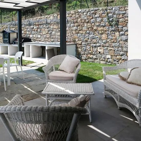 Sleeps 7 Pool Air Con Wifi Nyaraló