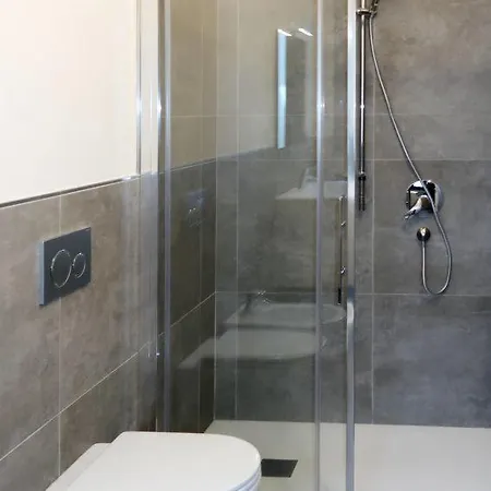 Nyaraló Sleeps 7 Pool Air Con Wifi *