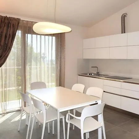 Nyaraló Sleeps 7 Pool Air Con Wifi Corradi
