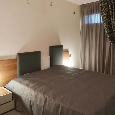 Nyaraló Sleeps 7 Pool Air Con Wifi Corradi