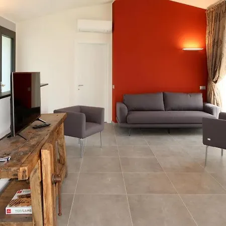 Sleeps 7 Pool Air Con Wifi *