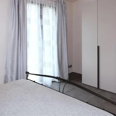 Nyaraló Sleeps 7 Pool Air Con Wifi Corradi
